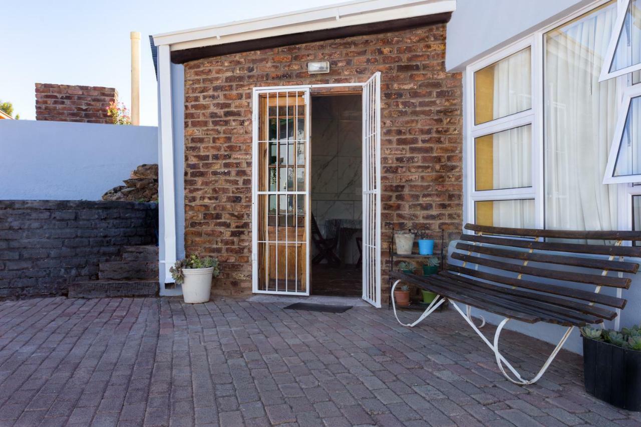 La La Dathel Guesthouse Colesberg Bagian luar foto